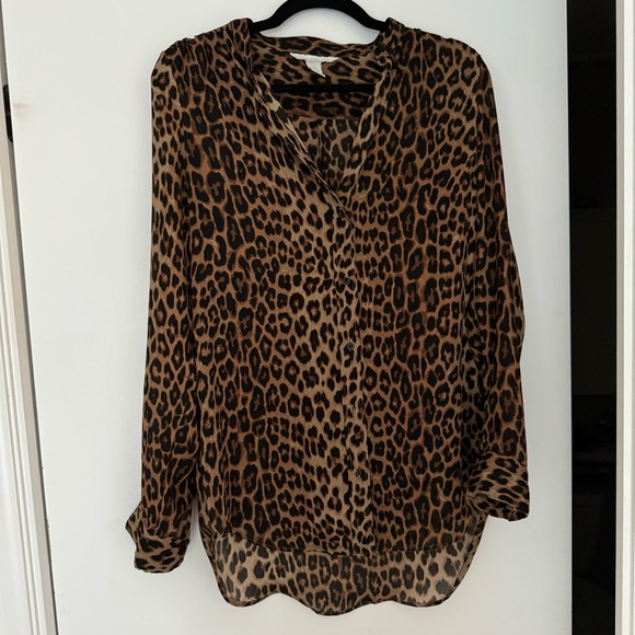 Leopard print blouse 🐆 - Picture 8 of 8